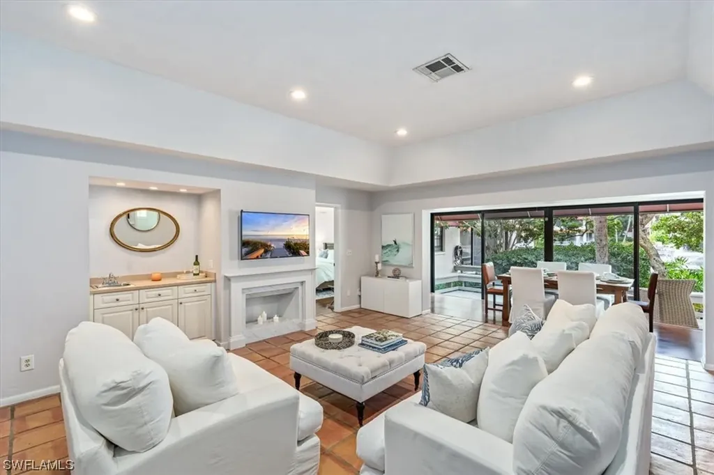 515 Serendipity Drive Naples FL 34108