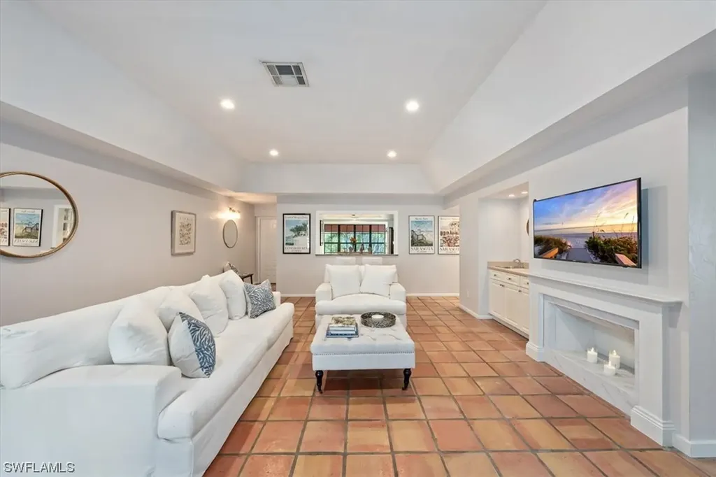 515 Serendipity Drive Naples FL 34108