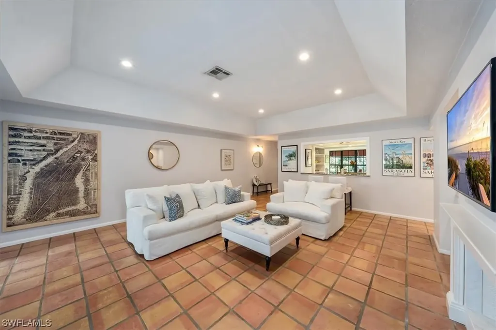 515 Serendipity Drive Naples FL 34108