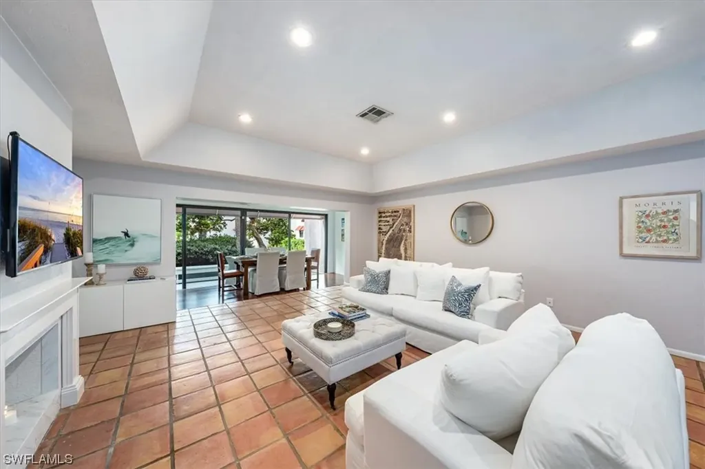 515 Serendipity Drive Naples FL 34108