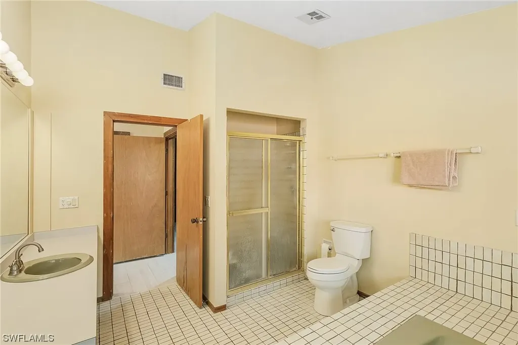 2221 Herzog Road Alva FL 33920