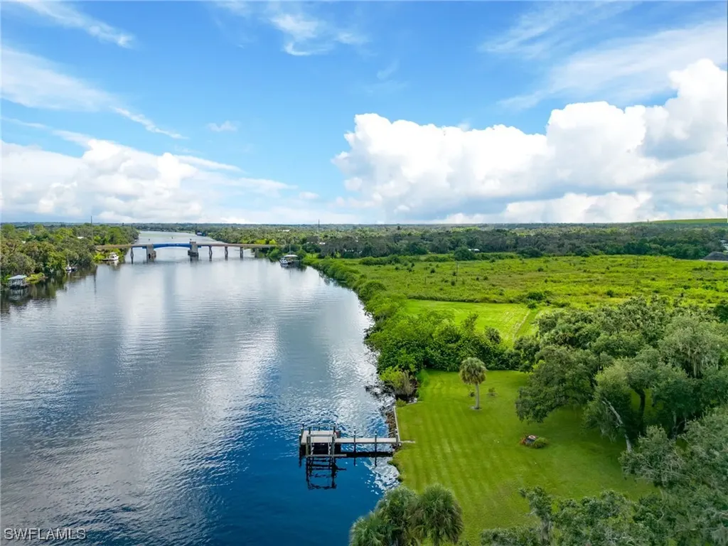 2221 Herzog Road Alva FL 33920
