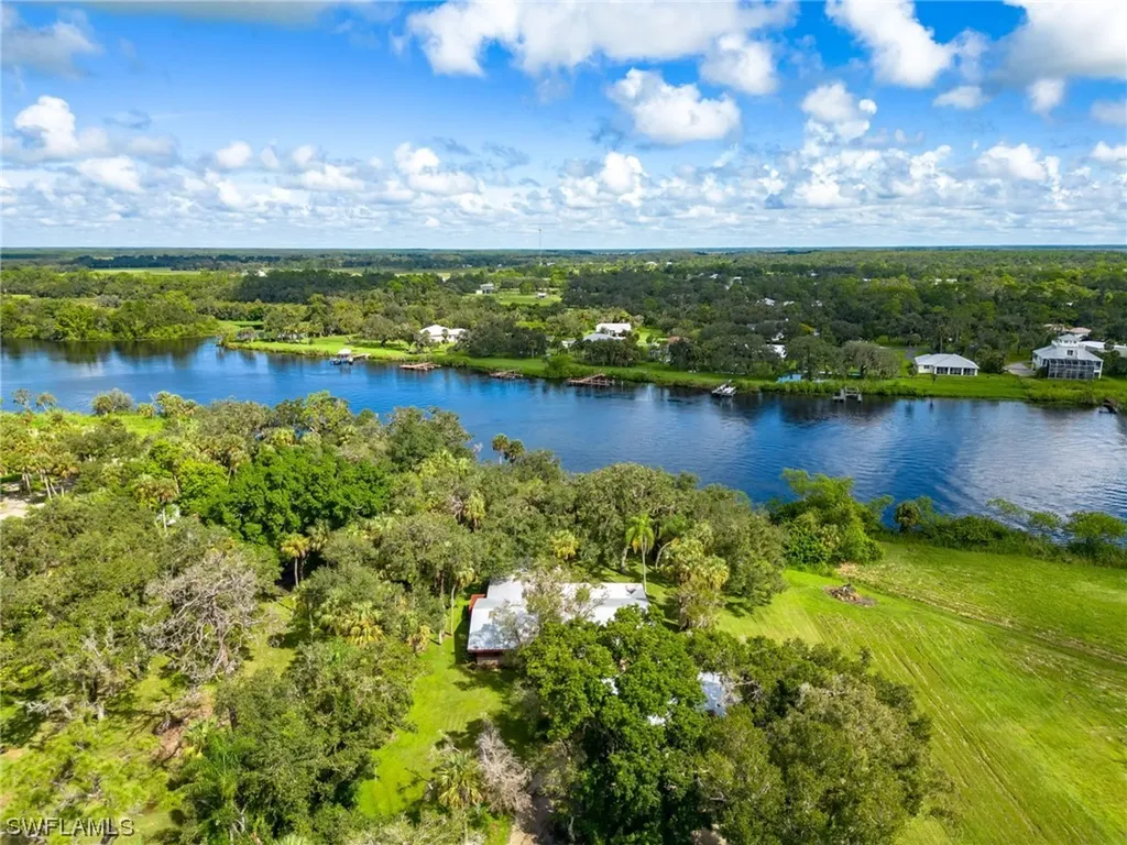 2221 Herzog Road Alva FL 33920