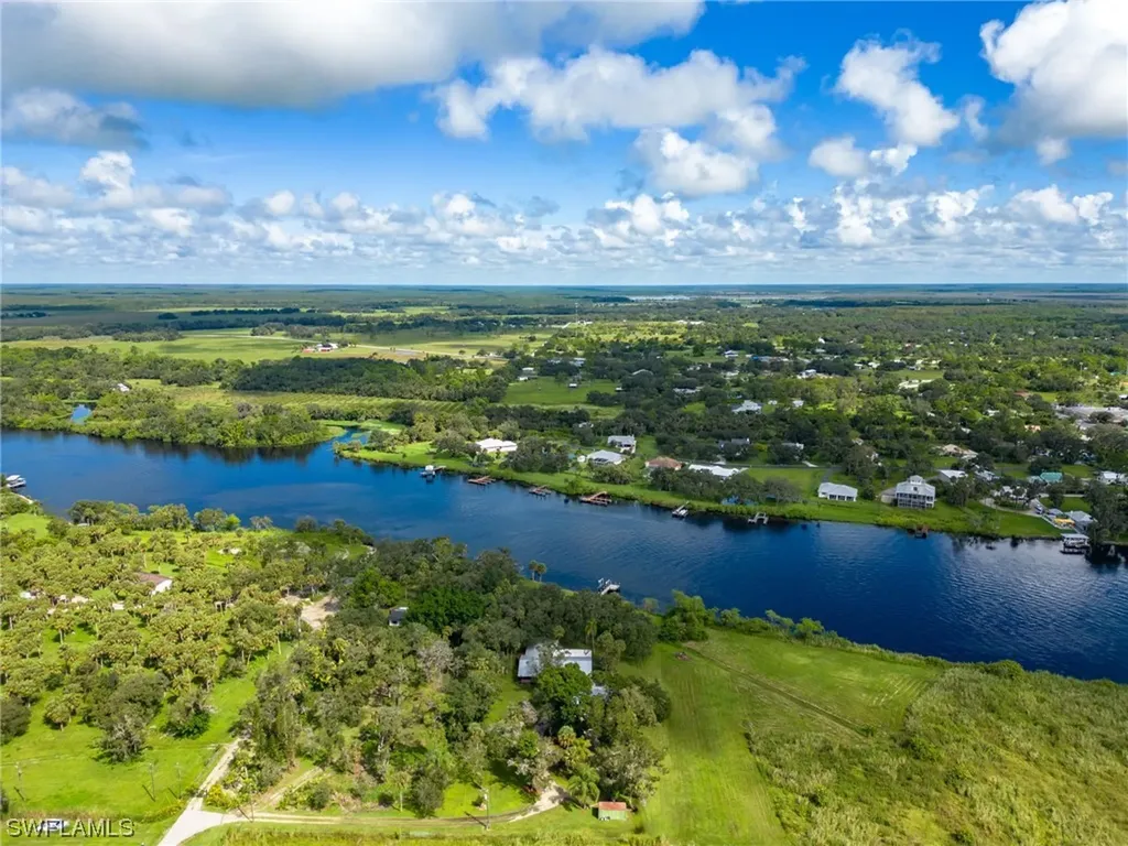 2221 Herzog Road Alva FL 33920
