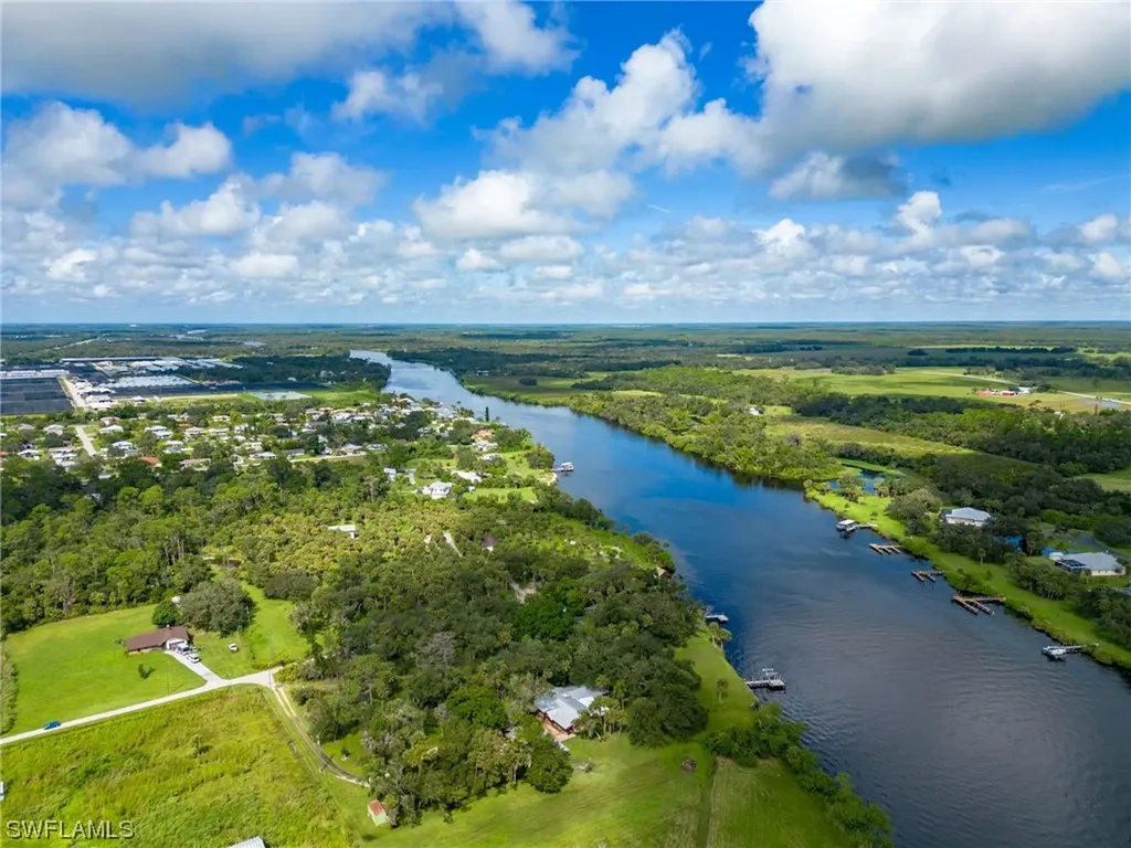 2221 Herzog Road Alva FL 33920