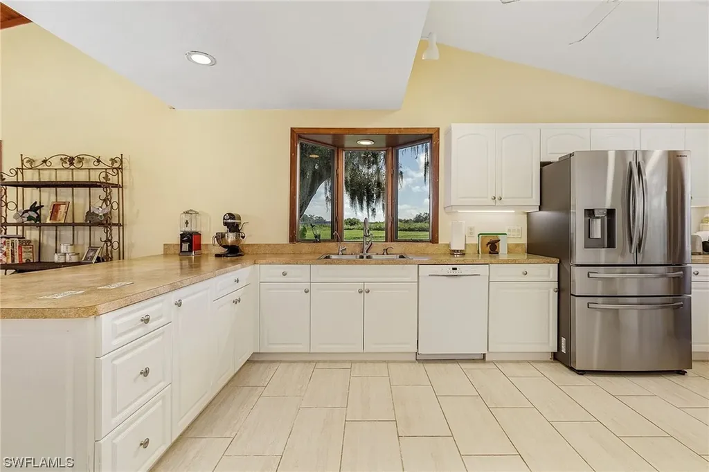 2221 Herzog Road Alva FL 33920