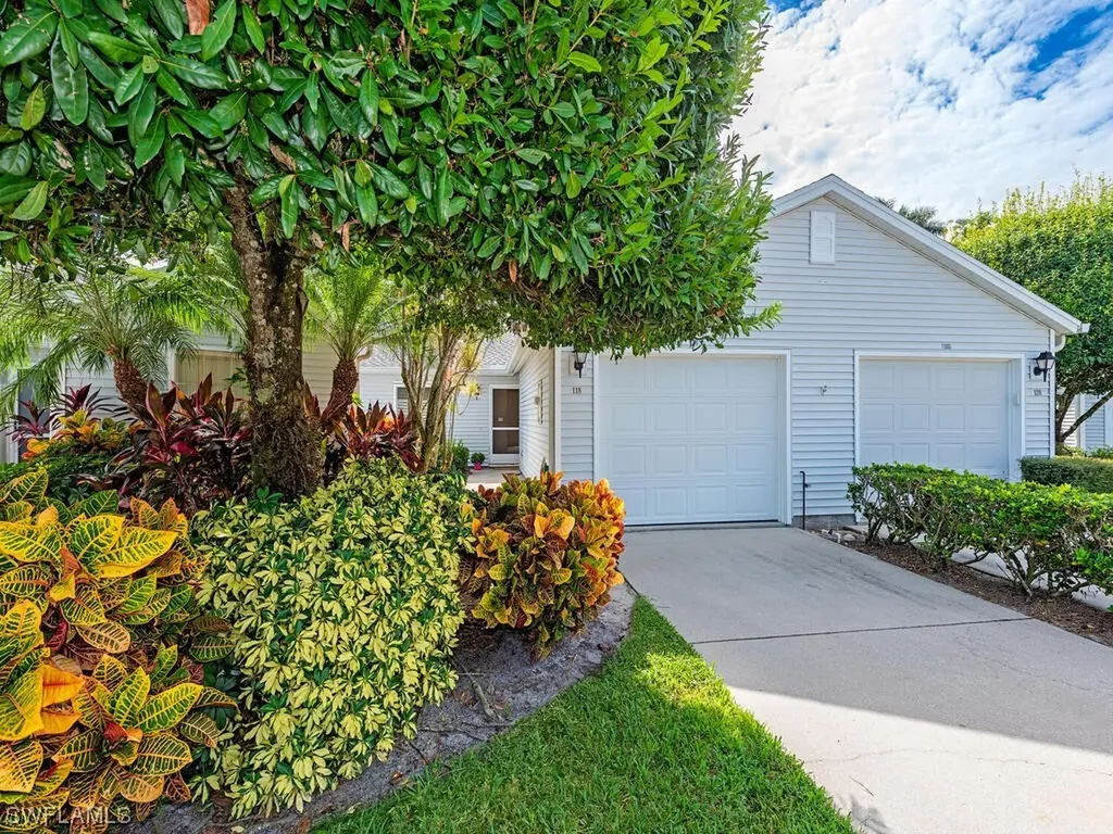 Naples FL, 118 Quail Forest Boulevard, Unit 9