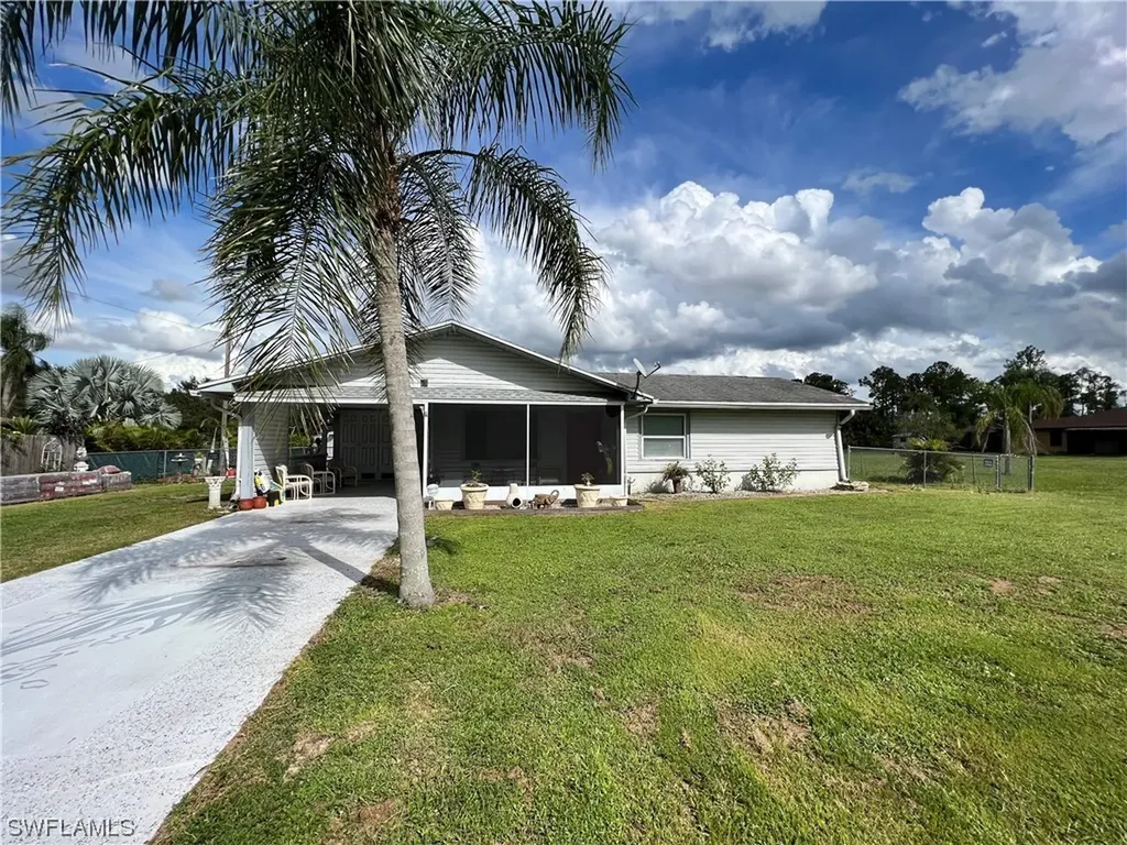 912 James Avenue Lehigh Acres FL 33936