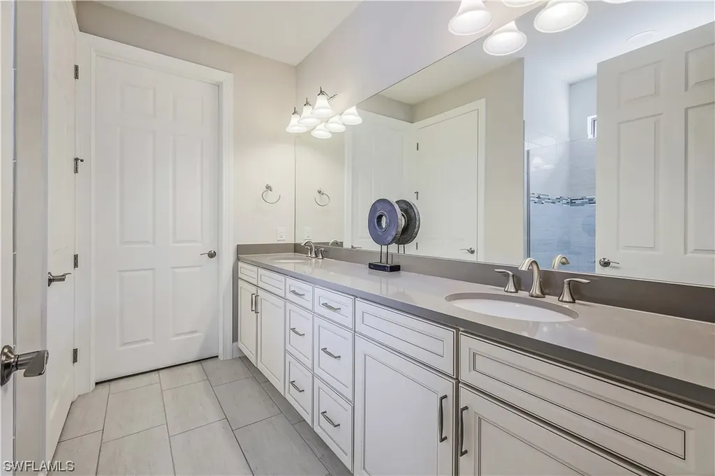 9430 Greyhawk Trail Naples FL 34120