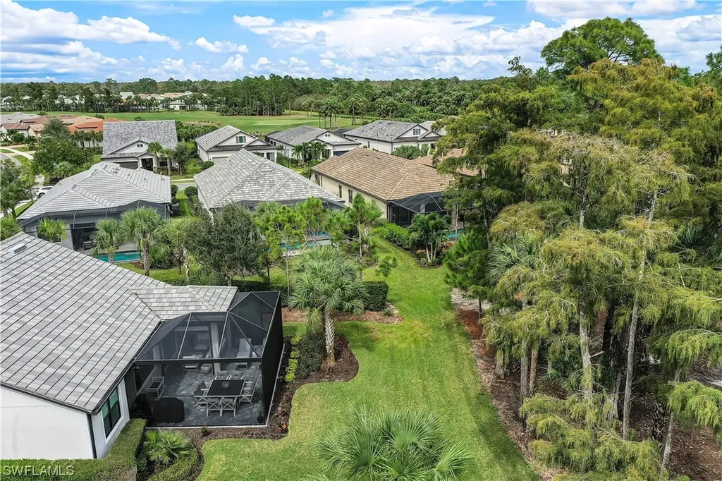 9430 Greyhawk Trail Naples FL 34120
