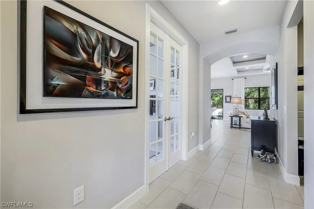9430 Greyhawk Trail Naples FL 34120