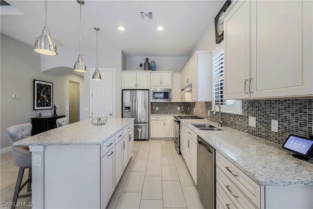 9430 Greyhawk Trail Naples FL 34120