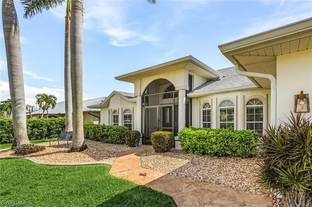 17 SE 23rd Avenue Cape Coral FL 33990