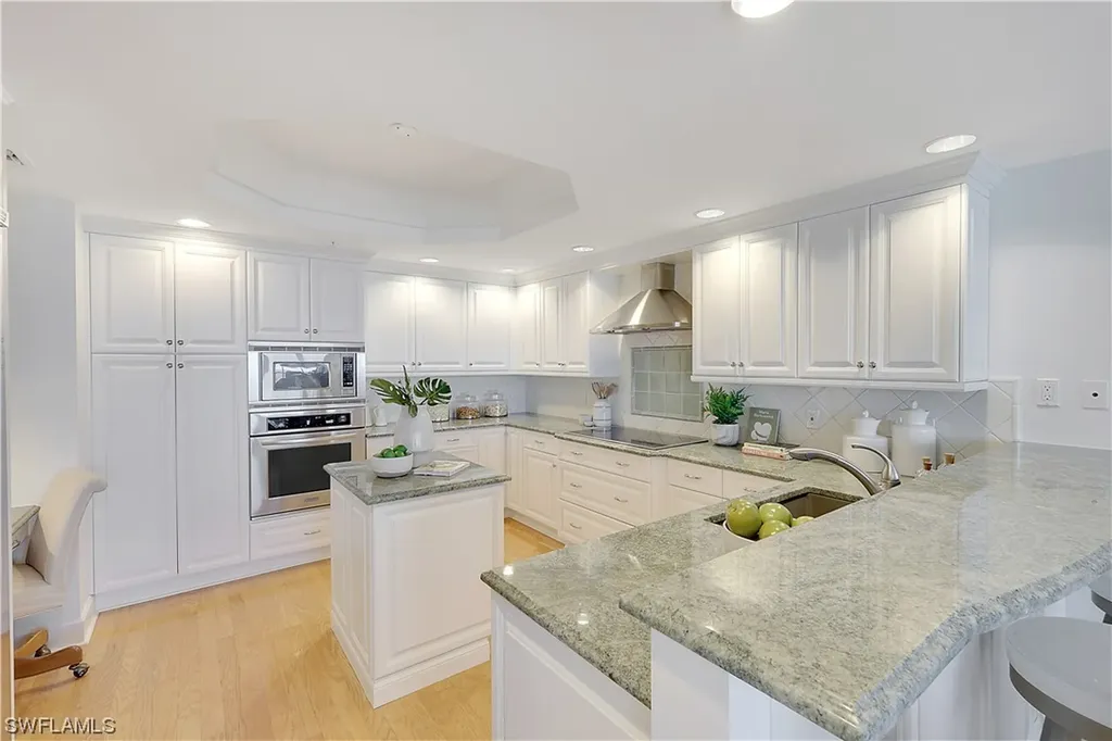 8473 Bay Colony Drive Naples FL 34108