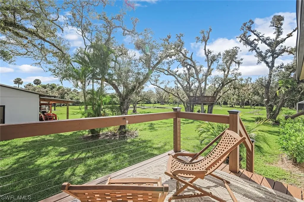 18850 S River Road Alva FL 33920