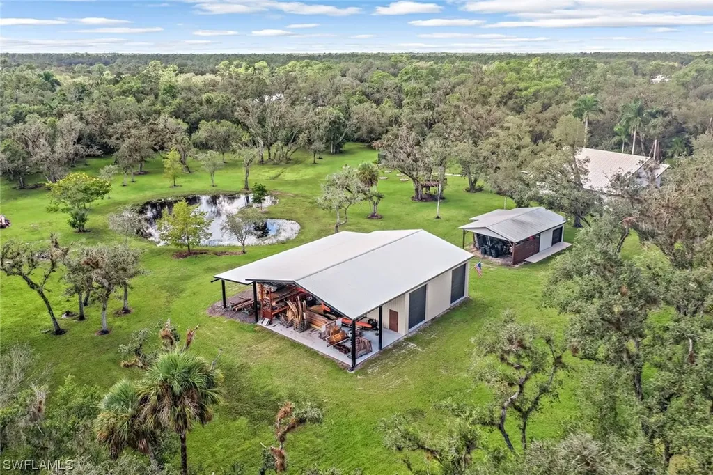 18850 S River Road Alva FL 33920