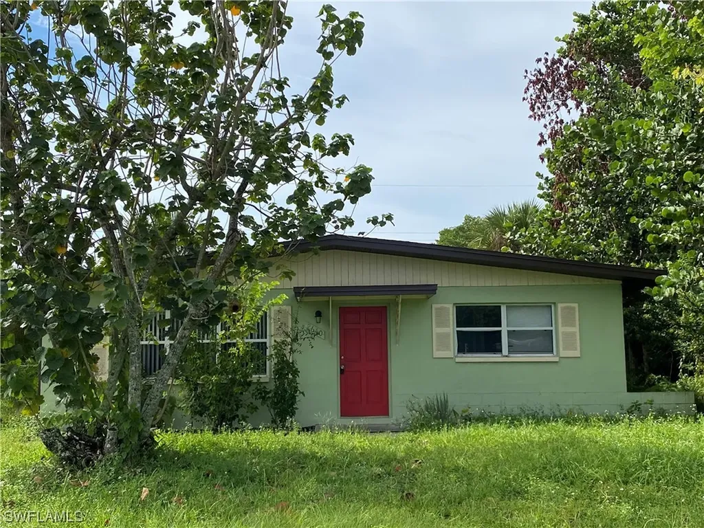 2640 Elmwood Street Fort Myers FL 33901