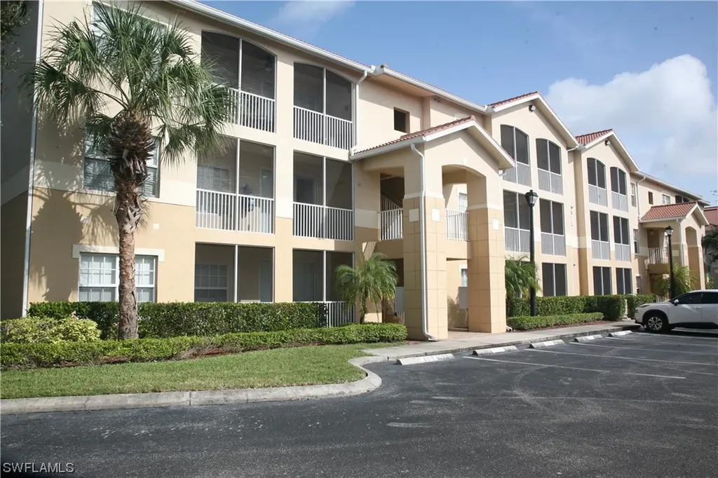 Fort Myers FL, 9035 Colby Drive, Unit 2316