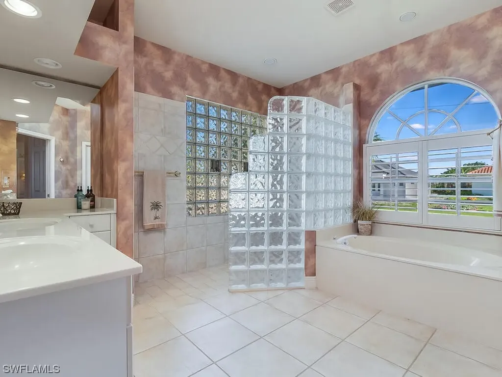 560 Kendall Drive Marco Island FL 34145-2481