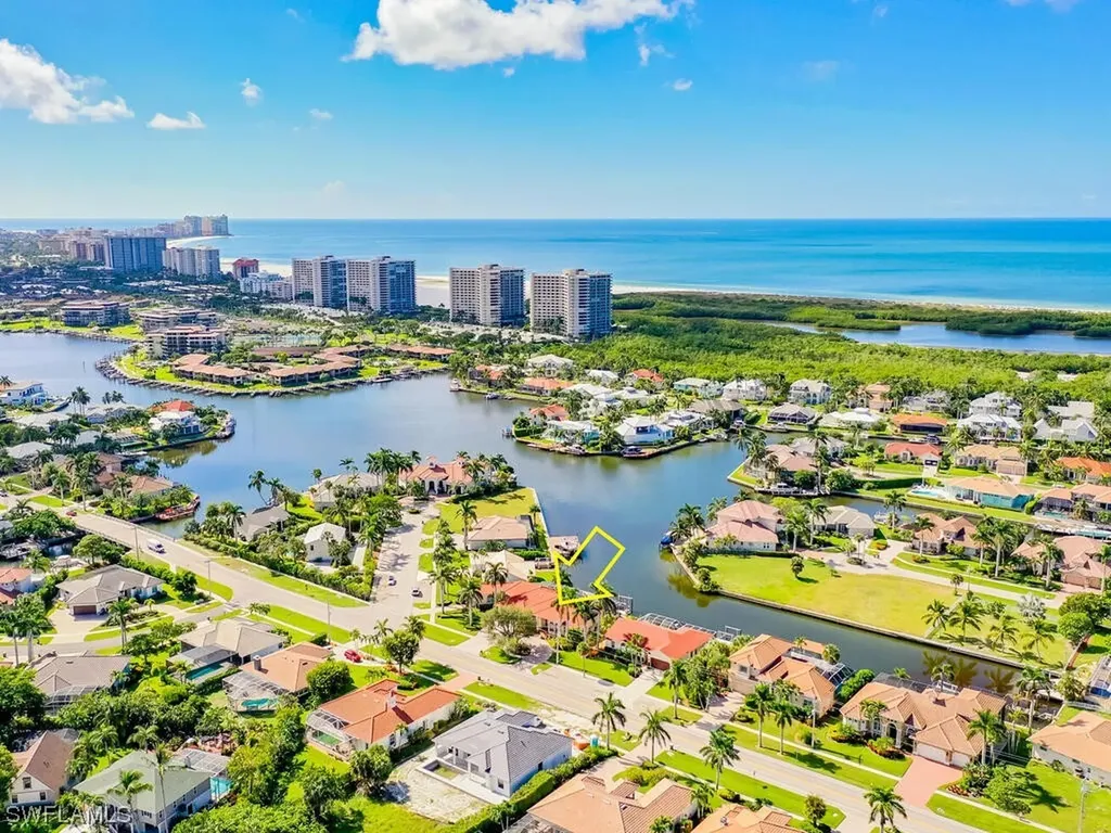 560 Kendall Drive Marco Island FL 34145-2481