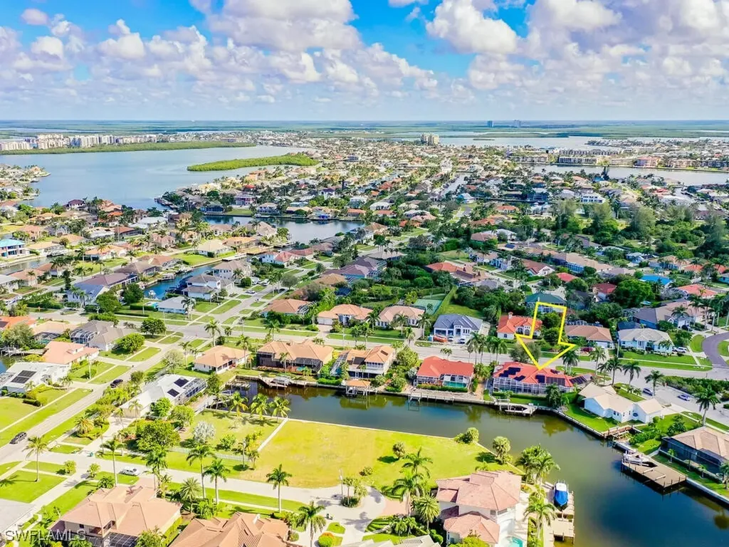 560 Kendall Drive Marco Island FL 34145-2481