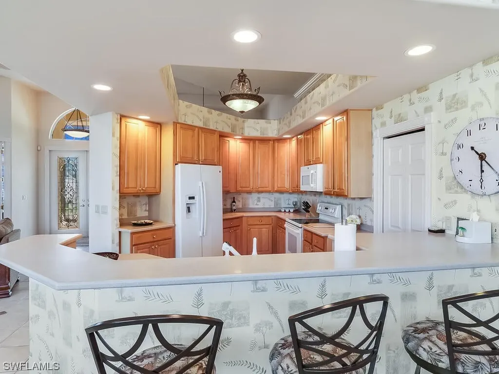 560 Kendall Drive Marco Island FL 34145-2481
