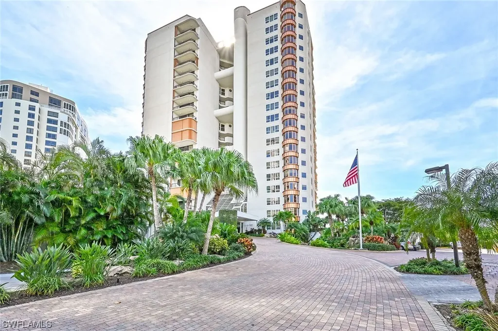 Naples FL, 4251 Gulf Shore Boulevard N, Unit 14B