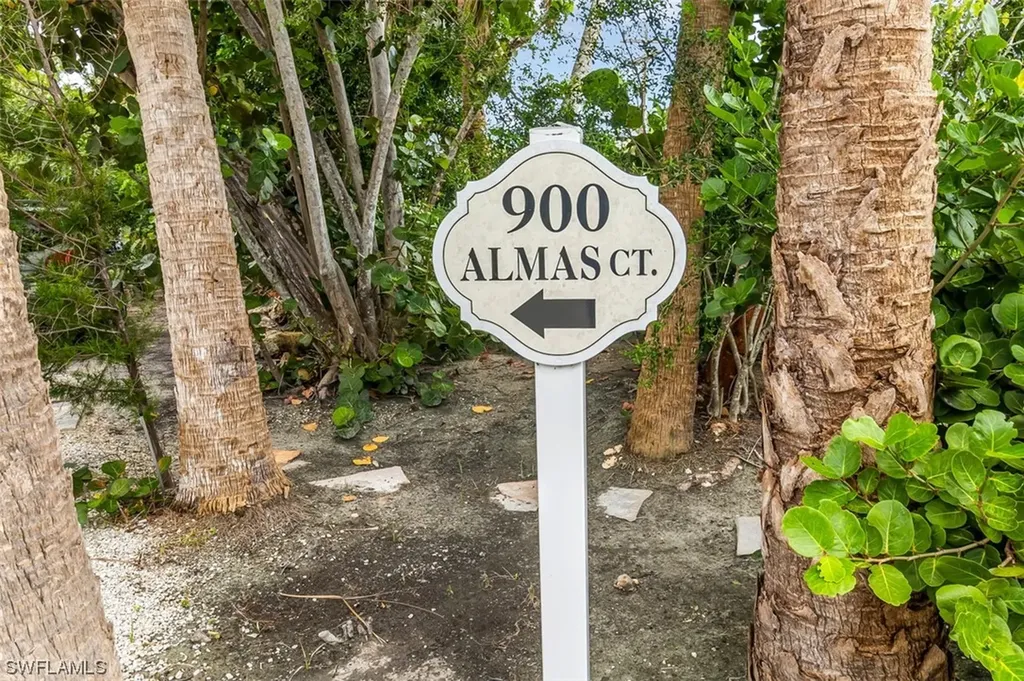900 Almas Court Sanibel FL 33957