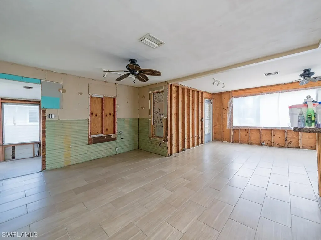 125/127 Palermo Circle Fort Myers Beach FL 33931