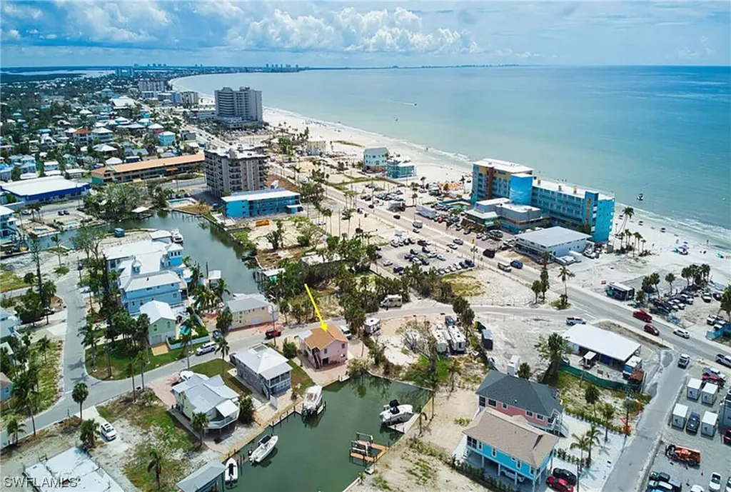 125/127 Palermo Circle Fort Myers Beach FL 33931