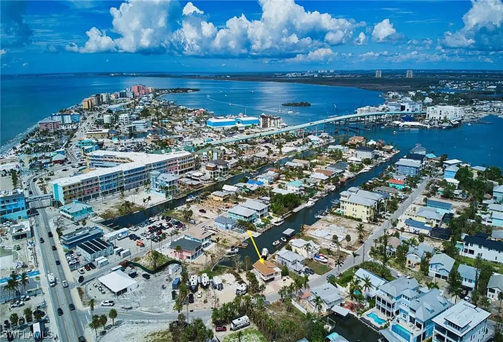 125/127 Palermo Circle Fort Myers Beach FL 33931