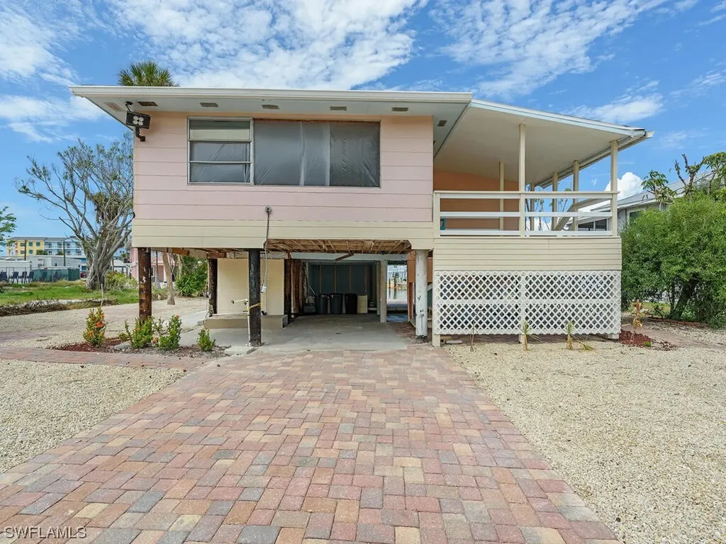125/127 Palermo Circle Fort Myers Beach FL 33931
