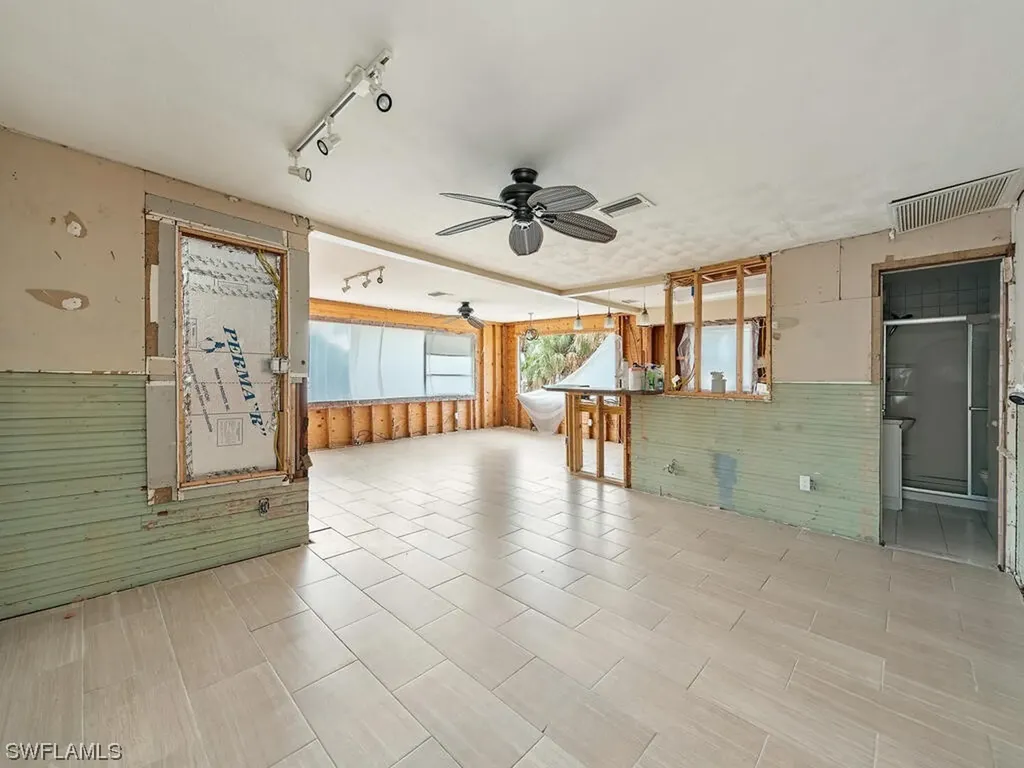 125/127 Palermo Circle Fort Myers Beach FL 33931
