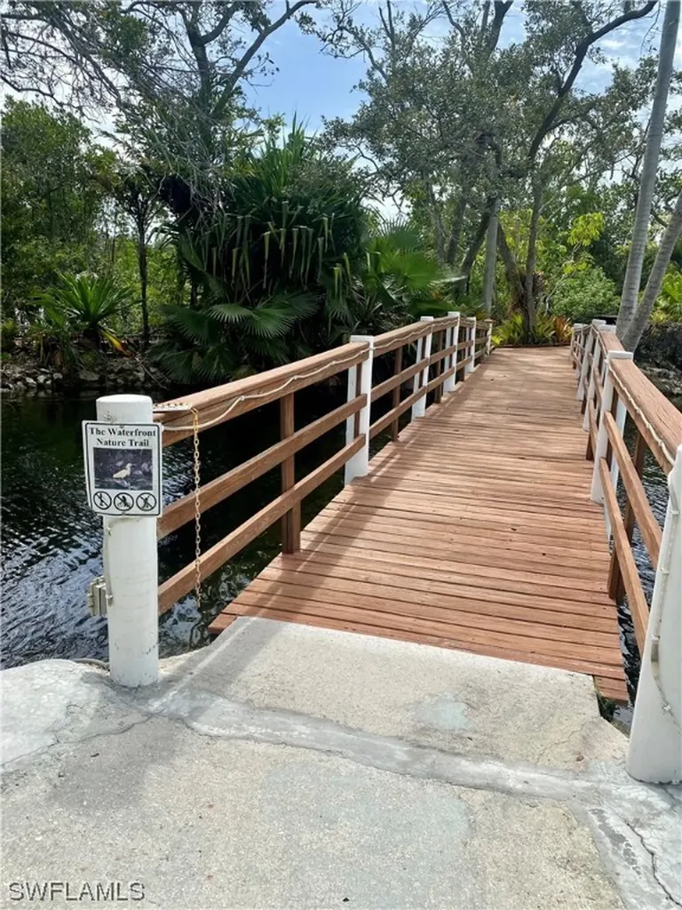 2278 Anchorage Lane Naples FL 34104