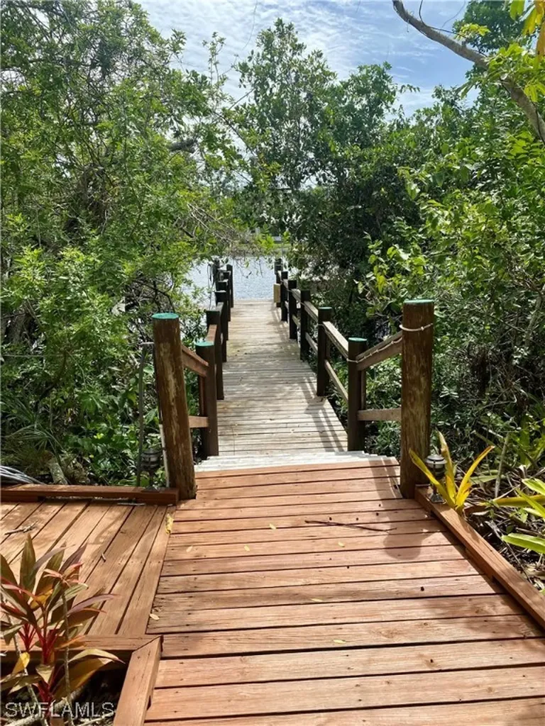 2278 Anchorage Lane Naples FL 34104