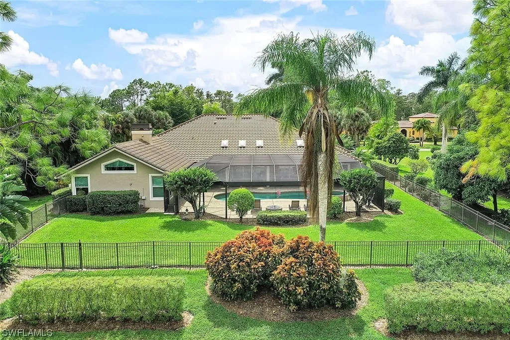 4287 Silver Fox Drive Naples FL 34119