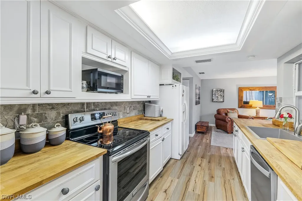 660 Pompano Drive Naples FL 34110