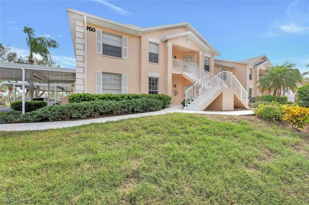 760 Wiggins Lake Drive Naples FL 34110