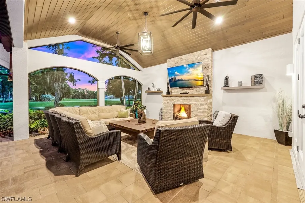 4624 Pond Apple Drive N Naples FL 34119