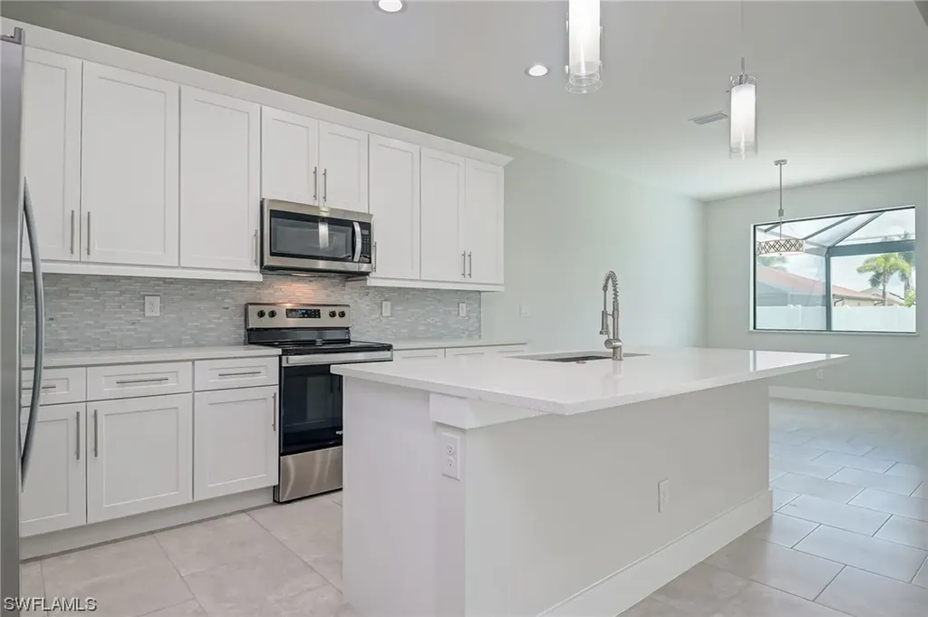 4141 SW 9th Place Cape Coral FL 33914
