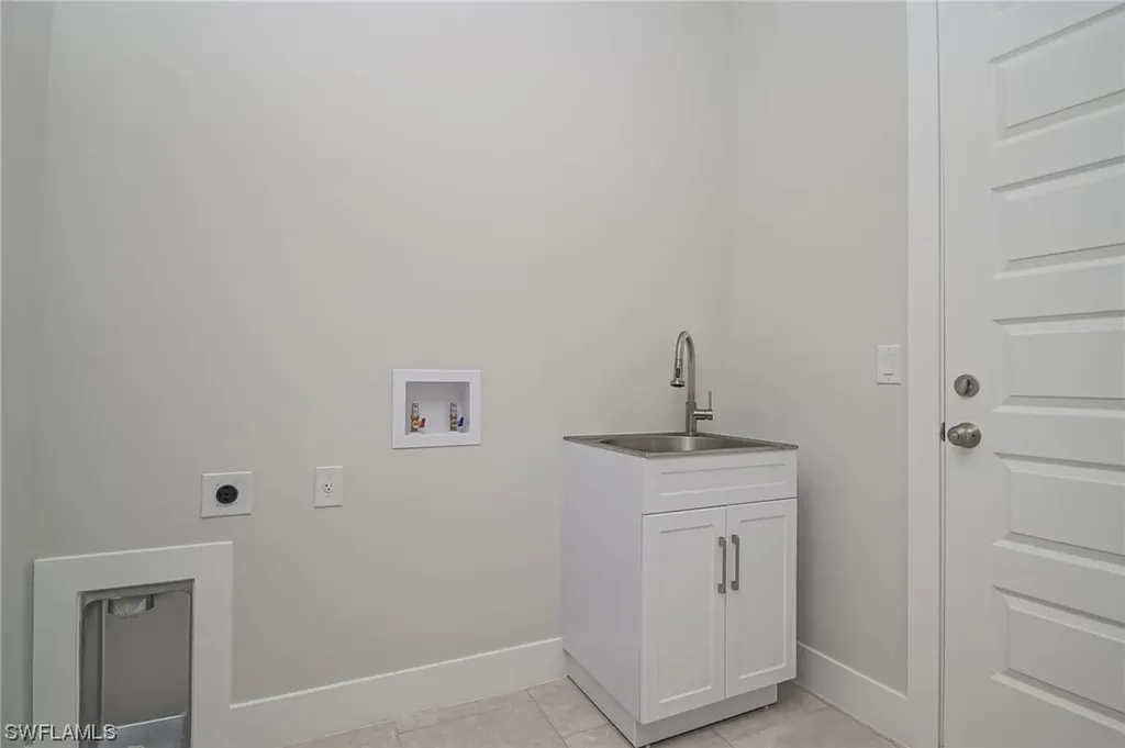 4141 SW 9th Place Cape Coral FL 33914