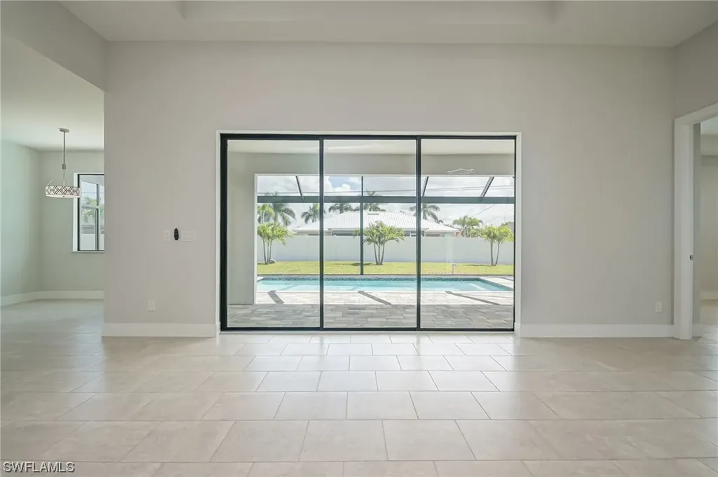4141 SW 9th Place Cape Coral FL 33914
