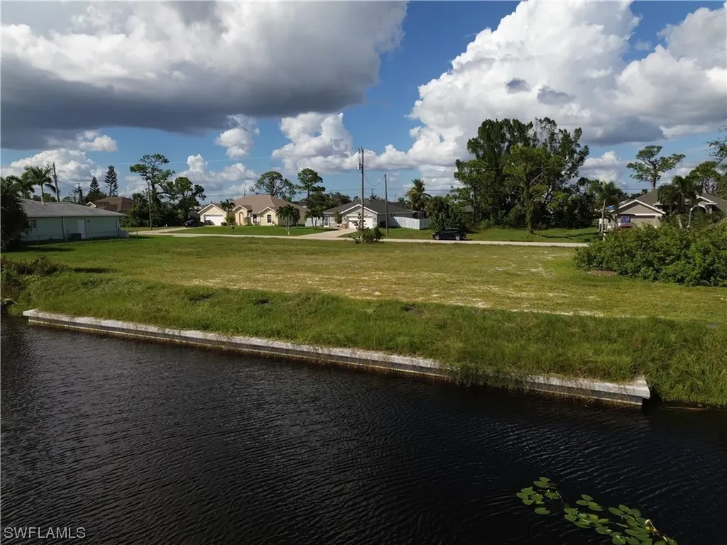 2436 SW 1st Terrace Cape Coral FL 33991