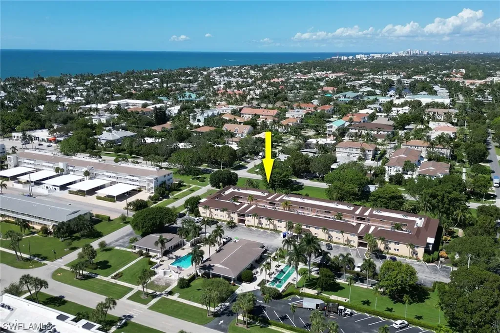 532 Broad Avenue S Naples FL 34102