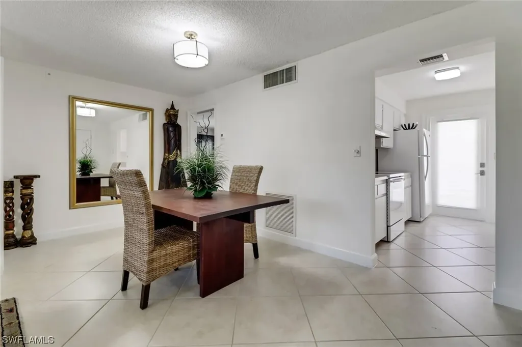 532 Broad Avenue S Naples FL 34102