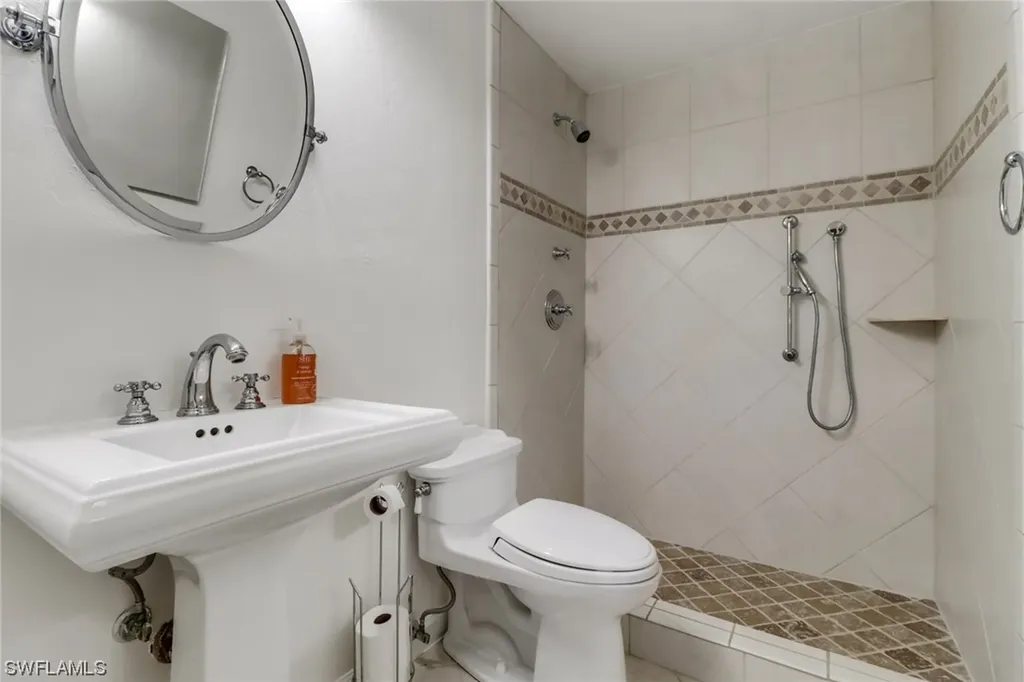 532 Broad Avenue S Naples FL 34102