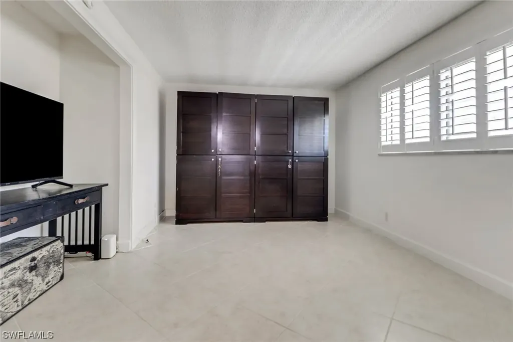 532 Broad Avenue S Naples FL 34102