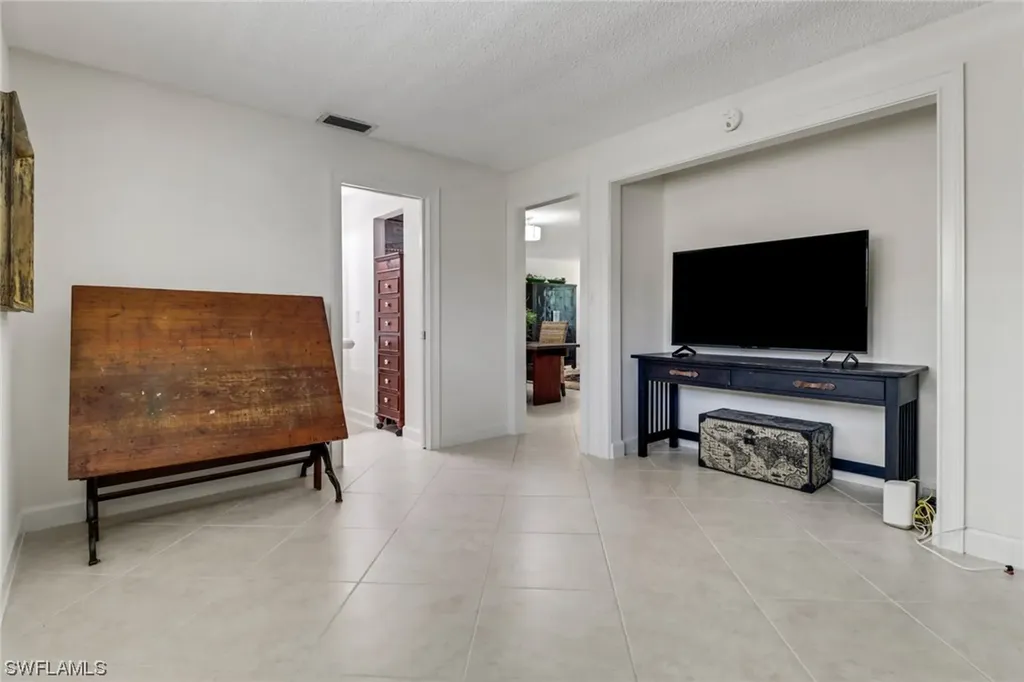 532 Broad Avenue S Naples FL 34102