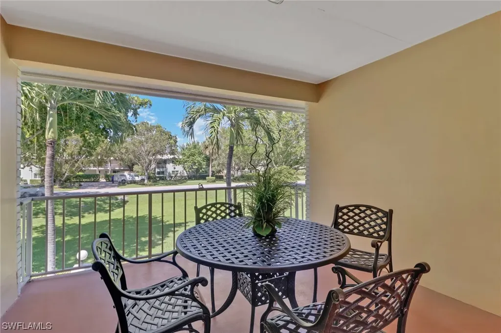 532 Broad Avenue S Naples FL 34102