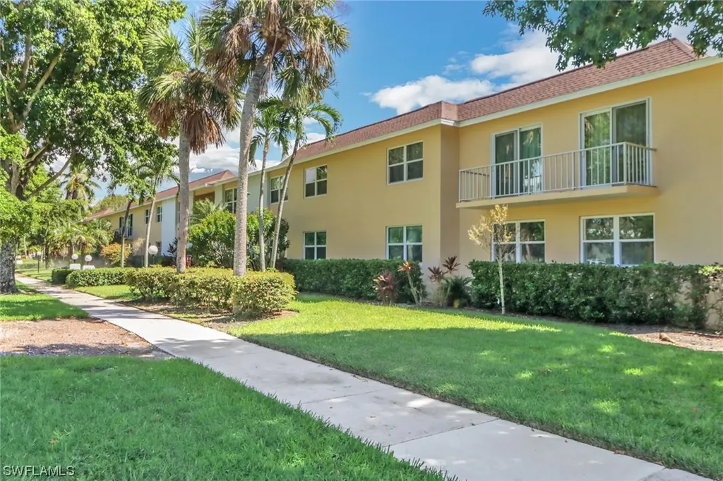 532 Broad Avenue S Naples FL 34102